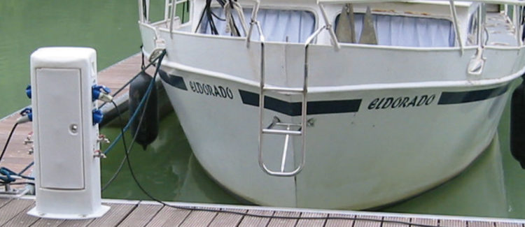 Foto de una torreta eléctrica para barcos